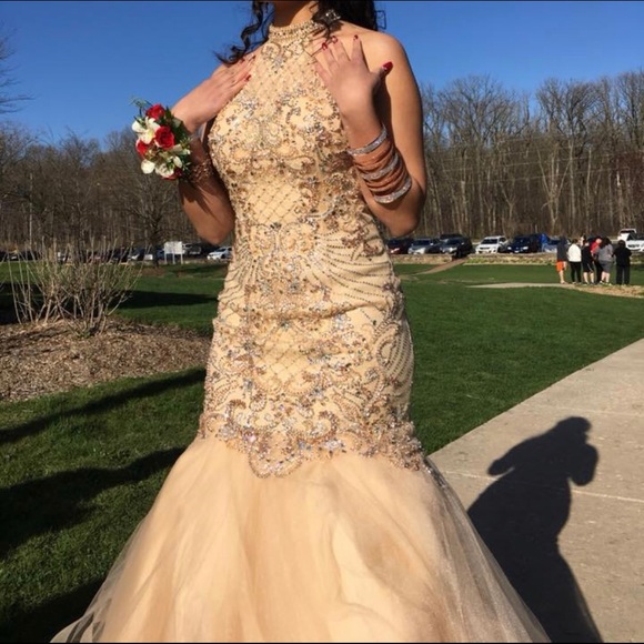 Prom dress - Picture 2 of 8